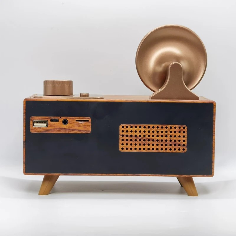 altes Radio Mini kleines Holz Retro Vintage Stil Design